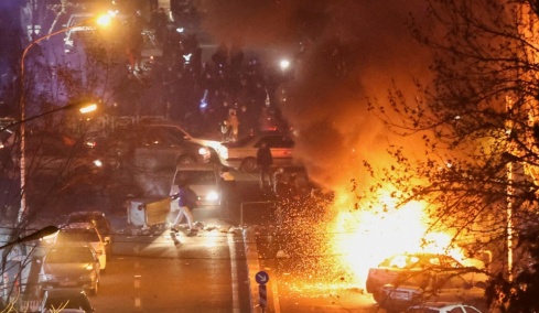 Ιράν: Απαιτούν 7.000 δολάρια από συγγενείς για να παραδώσουν τις σορούς νεκρών διαδηλωτών