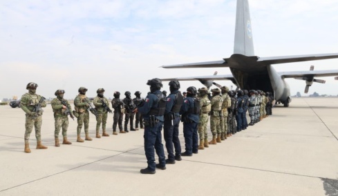 Το Μεξικό παρέδωσε 37 φερόμενα στελέχη καρτέλ στις ΗΠΑ υπό την πίεση Τραμπ 