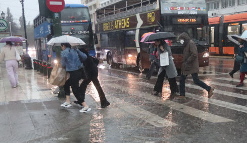 Έρχεται ισχυρή κακοκαιρία το Σαββατοκύριακο, πότε οι καταιγίδες θα χτυπήσουν την Αττική - Προειδοποίηση για έξι περιοχές