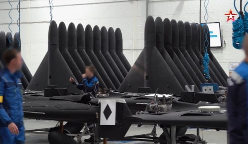 Το εργοστάσιο «φάντασμα» στην Αλαμπούγκα που τροφοδοτεί με φονικά drones τη Ρωσία και βρίσκει προσωπικό μέσω... Tinder