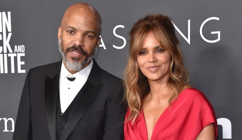 Η Χάλι Μπέρι εξήγησε γιατί δεν έχει αποδεχτεί ακόμα την πρόταση γάμου του Βαν Χαντ