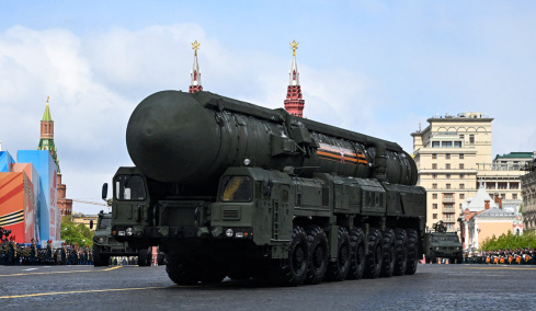 Πυρηνικά χωρίς όρια: ΗΠΑ, Ρωσία και ο πλανήτης σε αχαρτογράφητα νερά - Τραμπ και Πούτιν μπορούν πλέον να χρησιμοποιήσουν κατά βούληση το οπλοστάσιό τους