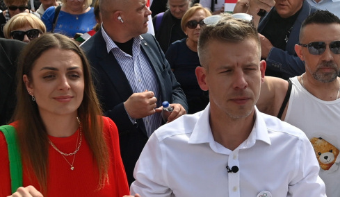 Σεξ, σκάνδαλα και καταγγελίες στην προεκλογική κούρσα της Ουγγαρίας: Η πρώην μου και ο Όρμπαν μου έστησαν «ρωσική» παγίδα, λέει ο ηγέτης της αντιπολίτευσης
