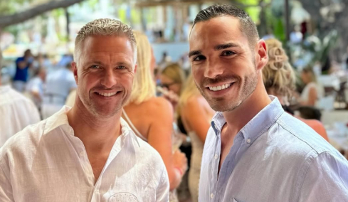 Ο αδερφός του Μίκαελ Σουμάχερ αρραβωνιάστηκε με τον σύντροφό του 1,5 χρόνο μετά το coming out και την επίθεση της πρώην συζύγου του