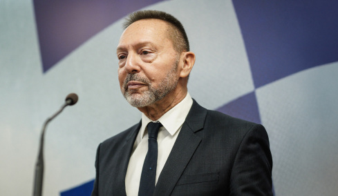 Ηθελαν να βάλουν χέρι στα αποθεματικά των ασφαλιστικών ταμείων, η σκευωρία έσπασε με κρότο, λένε συνεργάτες του Στουρνάρα για τον Τσίπρα