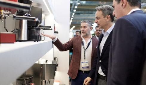 Η ατάκα Μητσοτάκη σε barista στη HORECA 2026: «Θα αγοράσω μηχανή εσπρέσο, θα έρθεις σπίτι να μου κάνεις σεμινάρια», δείτε βίντεο