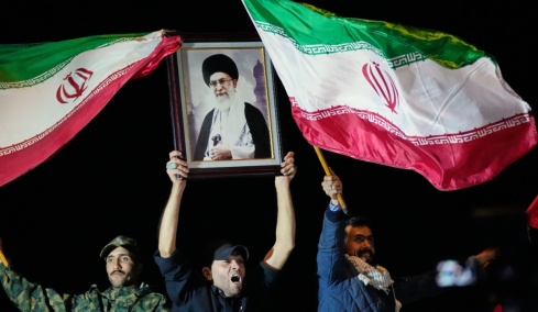 Η κυβέρνηση του Ιράν επιβεβαιώνει: Ο Αλί Χαμενεΐ σκοτώθηκε, 40 ημέρες δημόσιου πένθους και 7 ημέρες αργία