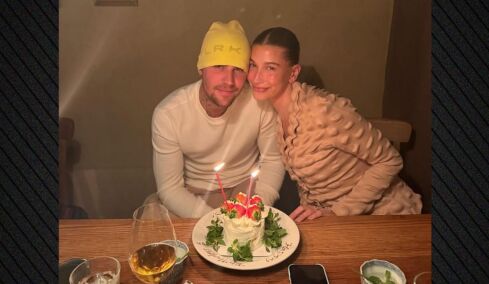 Ο Τζάστιν Μπίμπερ γιόρτασε τα γενέθλιά του με τη σύζυγό του: Με κανέναν άλλον δεν θα ήθελα να τα περάσω, έγραψε
