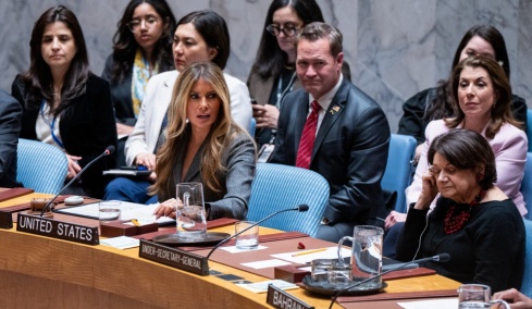 Μελάνια Τραμπ στο Συμβούλιο Ασφαλείας του ΟΗΕ: «H ειρήνη δεν χρειάζεται να είναι εύθραυστη», δείτε βίντεο