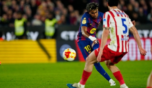 Copa del Rey: Στον τελικό η Ατλέτικο παρά την ήττα της με 3-0 από τη Μπαρτσελόνα, δείτε τα γκολ