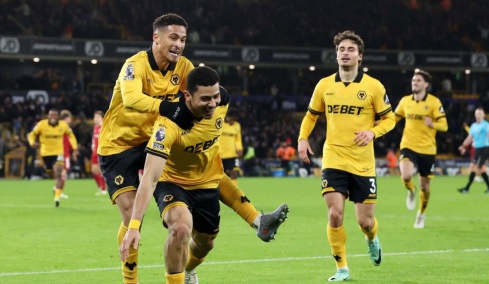 Premier League: Ήττα-σοκ της Λίβερπουλ στο «Μολινό», 2-1 η... καταδικασμένη Γούλβς, δείτε τα γκολ 