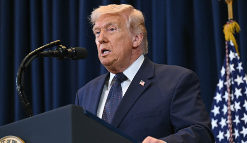 Τραμπ προς Ιράν: Αν βάλατε νάρκες στα Στενά του Ορμούζ, οι στρατιωτικές συνέπειες θα είναι πρωτόγνωρες