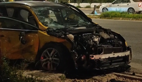 Σοβαρό τροχαίο στη Βούλα: Δύο τραυματίες σε σύγκρουση ταξί με ΙΧ στην παραλιακή, δείτε βίντεο