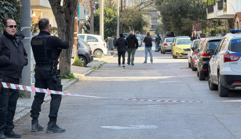 Αναζητούνται δύο άτομα που ήταν μαζί με τον 20χρονο που δολοφονήθηκε στη Θεσσαλονίκη, κρατείται ο 23χρονος που κατηγορείται για τη δολοφονία