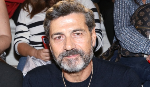 Κώστας Φαλελάκης: Νομίζω ότι είμαι πιο δημοφιλής ως ΛΟΑΤΚΙ άτομο παρά ως ηθοποιός