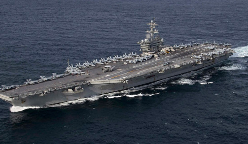 Το Ιράν λέει ότι επιτέθηκε με πυραύλους κατά του αμερικανικού αεροπλανοφόρου Αβραάμ Λίνκολν, «μην δοκιμάζετε την αποφασιστικότητά μας» απειλεί