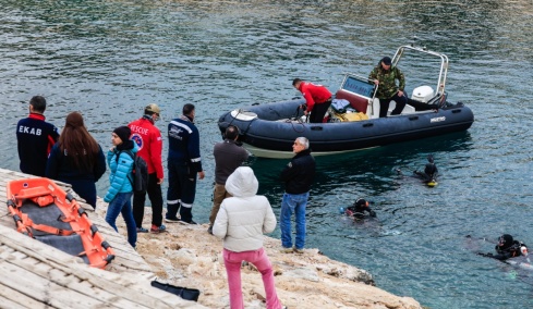 Πηγάδι του Διαβόλου: Τα τρία σενάρια για την τραγωδία με τον 34χρονο δύτη στη Βουλιαγμένη