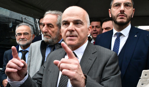 Ψαρόπουλος μετά τις εντάσεις και τις φωνές: «Η δίκη αυτή είναι ο αγώνας της ζωής μου, προτείνω στους συναδέλφους να σταθούν με σεβασμό απέναντι στα θύματα»