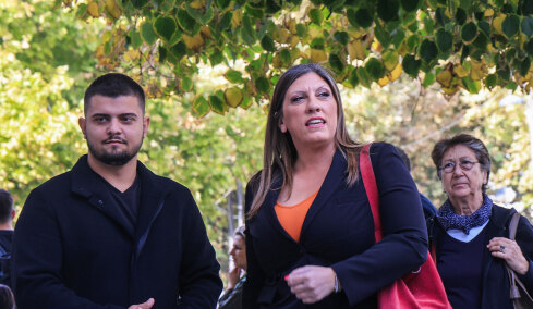 Δήλωσε αποχή η πρόεδρος του δικαστηρίου στη δίκη για τα βίντεο στα Τέμπη λόγω της συμπεριφοράς της Κωνσταντοπούλου: «Έχω δεχθεί πολλές προσβολές»