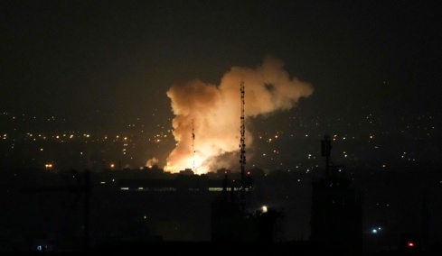 «Εξουδετερώσαμε Ιρανούς στρατιωτικούς ηγέτες σε βομβαρδισμό στην Τεχεράνη», ισχυρίζεται ο Τραμπ - Ολόκληρη η περιοχή θα γίνει κόλαση αν κλιμακώσετε, προειδοποιεί το Ιράν