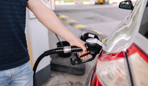 Fuel Pass: Ανατροπή με τις αιτήσεις μετά το «κρασάρισμα», ποιοι θα μπαίνουν κάθε μέρα στην πλατφόρμα
