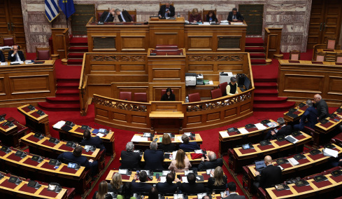 Τι σημαίνει η πρόταση Μητσοτάκη για ασυμβίβαστο υπουργού και βουλευτή, στο τραπέζι και η μείωση βουλευτών