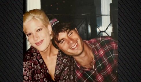 Το «αντίο» της Τόρι Σπέλινγκ στον Πάτρικ Μαλντούν: Λυπάμαι που ένα όμορφο φως έσβησε τόσο νωρίς