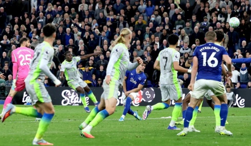 Premier League, Έβερτον - Μάντσεστερ Σίτι 3-3: Γκέλα τίτλου για τους «πολίτες», δείτε τα γκολ