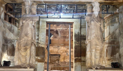 Αποκαλύφθηκε για πρώτη φορά ο επιβλητικός περίβολος του Τύμβου Κάστα στην Αμφίπολη, δείτε εντυπωσιακές εικόνες