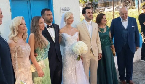 Ο Βαγγέλης Παυλίδης και η Μαριάννα Σολκίδου ενώθηκαν με τα δεσμά του γάμου μετά από 10 χρόνια σχέσης, δείτε βίντεο