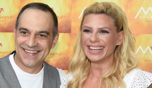 Κρατερός Κατσούλης για Κατερίνα Καραβάτου: Θα της δώσω εγώ συμβουλές για την παρουσίαση; Έχουμε τρελαθεί;
