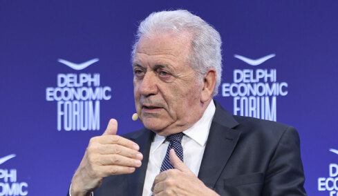 Qatargate: Ένταλμα σύλληψης για τον Αβραμόπουλο από τη βελγική Δικαιοσύνη, έχω δηλώσει στο Πόθεν Έσχες τις αμοιβές μου από τη ΜΚΟ, απαντά