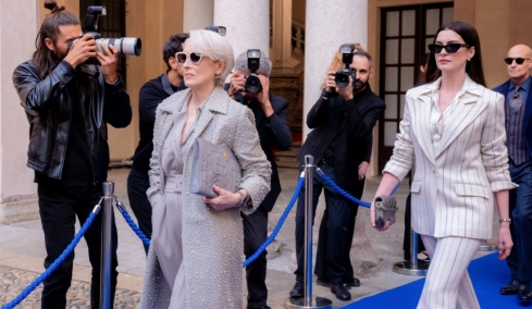 Ρούχα και αξεσουάρ από το «Ο Διάβολος φοράει Prada 2» βγαίνουν σε διαδικτυακή δημοπρασία