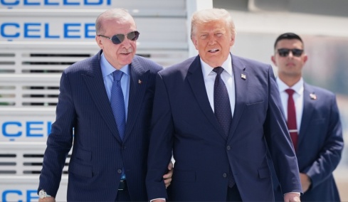 Τραμπ για αμυντική συμφωνία Σαουδικής Αραβίας, Τουρκίας και Πακιστάν: «Η Μέση Ανατολή ενώνεται»  