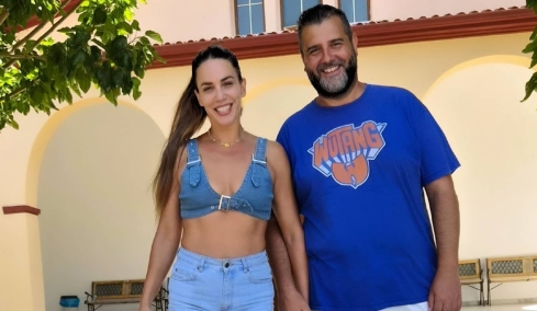 Η Κατερίνα Στικούδη και ο Βαγγέλης Σερίφης επέστρεψαν στο μέρος όπου παντρεύτηκαν για να γιορτάσουν 8 χρόνια γάμου