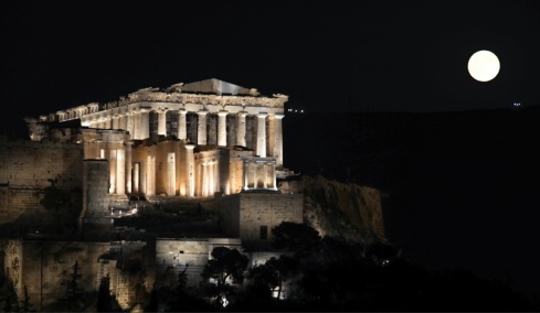 Πανσέληνος του Οξύρρυγχου: Μαγικές εικόνες από Ακρόπολη, Θεσσαλονίκη και Ναύπλιο, δείτε φωτογραφίες