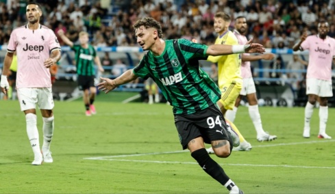 Serie A: Ψυχρολουσία στο 90+4'για τη Γιουβέντους, 3-2 η Σασουόλο που της έσπασε το αήττητο, δείτε τα γκολ