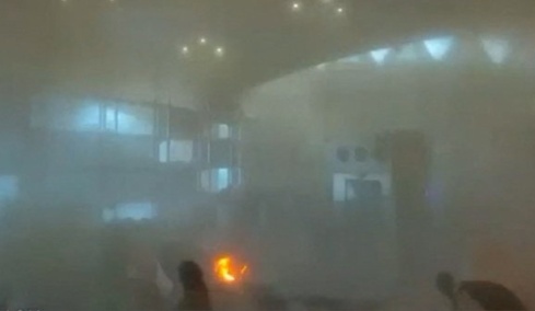 Νέο φονικό χτύπημα στο αεροδρόμιο του Ριάντ, 14 νεκροί μέσα σε δύο ημέρες από τα πλήγματα των Χούθι στη Σαουδική Αραβία