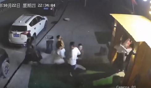 Ισχυρός σεισμός 7 Ρίχτερ στο Θιβέτ: Τουλάχιστον 16 νεκροί, 32 τραυματίες και εκατοντάδες σπίτια κατεστραμμένα, δείτε βίντεο 