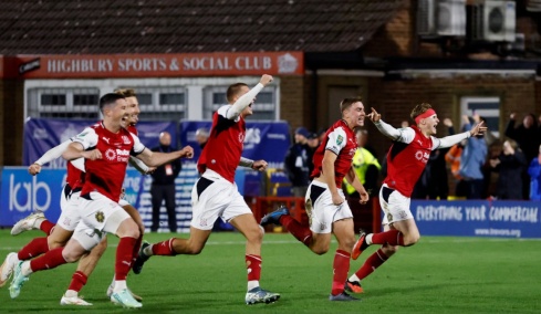 Σοκ στο Carabao Cup: Η Φλίτγουντ της τέταρτης κατηγορίας απέκλεισε στα πέναλτι την Άρσεναλ, δείτε τα γκολ