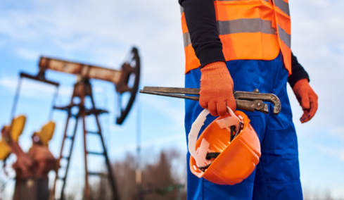 Πετρέλαιο: Εκρηκτική εβδομαδιαία άνοδος 35% στο αμερικανικό αργό και 28% στο Brent εν μέσω κρίσης στα Στενά του Ορμούζ