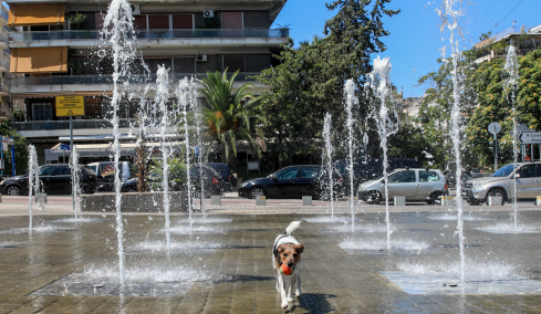 Νέο έκτακτο δελτίο της ΕΜΥ για τον καύσωνα: Θερμοκρασίες 40+ αλλά και μπουρίνια από το απόγευμα, δείτε σε ποιες περιοχές