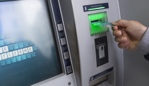 Τι πληρώνεται από ΕΦΚΑ και ΔΥΠΑ μέχρι και τις 30 Απριλίου