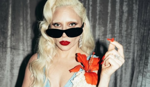 Η Lady Gaga ευχαρίστησε τον Bad Bunny για τη συμμετοχή της στο halftime show του Super Bowl: Ήταν τιμή μου, έγραψε
