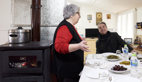 Η «κυρά του Δέλτα» του Έβρου έκανε το τραπέζι στον Μητσοτάκη με σαρακοστιανά, δείτε φωτογραφίες