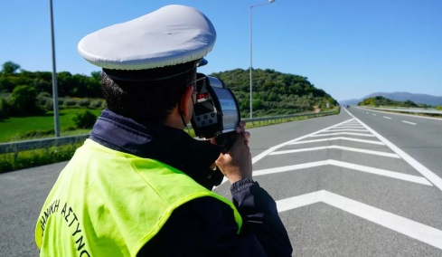 Οδηγούσε με 108 χλμ/ώρα πάνω από το όριο - Βαριές οι ποινές