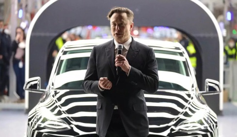 Το πουλάει η Tesla αλλά κανείς δεν το αγοράζει