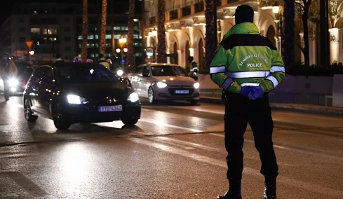 Συνεχόμενα δεκάδες... Χριστουγεννιάτικα αλκοτέστ στην Αττική - Σε ποια σημεία ήταν;