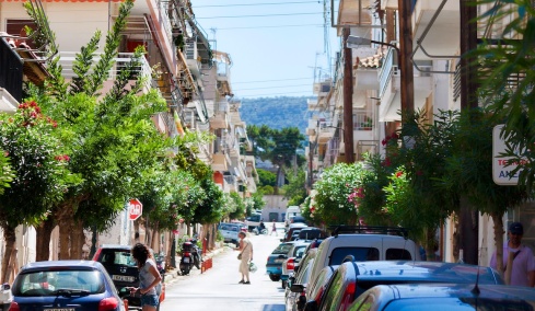 Αλλάζουν όλα: Αυτά είναι τα αυτοκίνητα που πλέον θα παρκάρουν δωρεάν