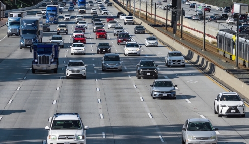 Πρόστιμο σε όσους οδηγούν μόνοι τους σε αυτή τη λωρίδα - Τι έρχεται;